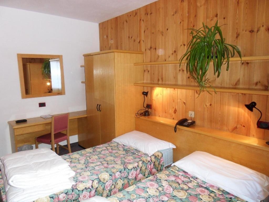 Hotel Santa Caterina Santa Caterina Valfurva Bilik gambar